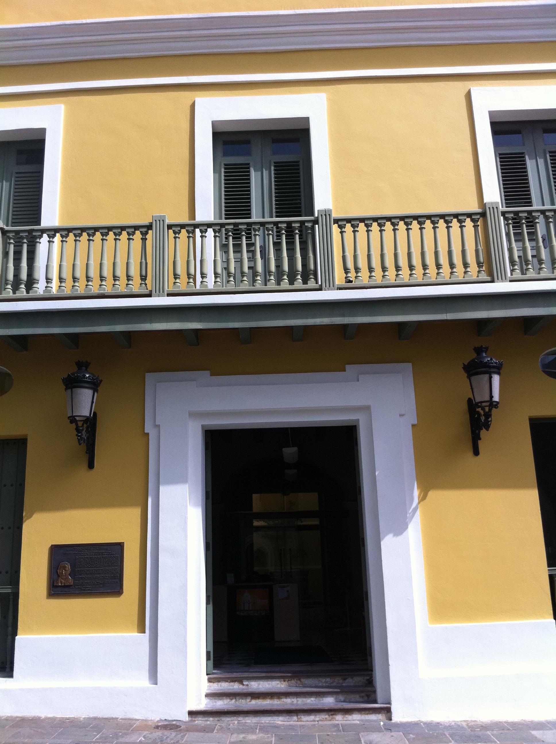 Calle de la Fortaleza 56 - Antigua Real Audiencia - Conservatorio De Artes Del Caribe - San Juan (Viejo San Juan) - 2011 00086